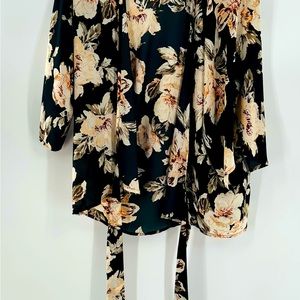 West Kei Romantic Black Floral Kimono Top Size S